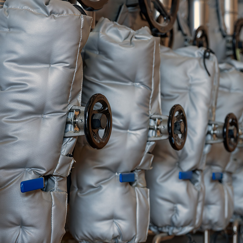 Valves on steam installation with thermal insulation blankets